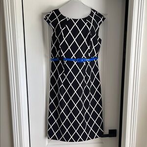 NorthStyle Black White Geometric Sheath Dress Size 10 Blue Belt Work Office Midi